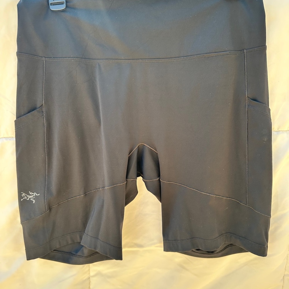 Arc’teryx Oriel 8” Shorts Wm’s Large